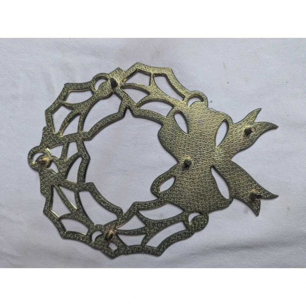 Vintage‎ trivet metal Christmas Wreath with bow or hanging decoration